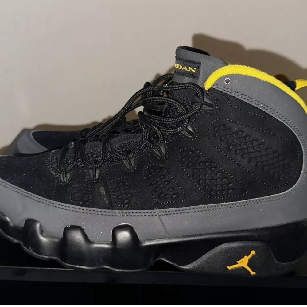 Jordan 9 Retro - Dark Charcoal University Gold (GS)